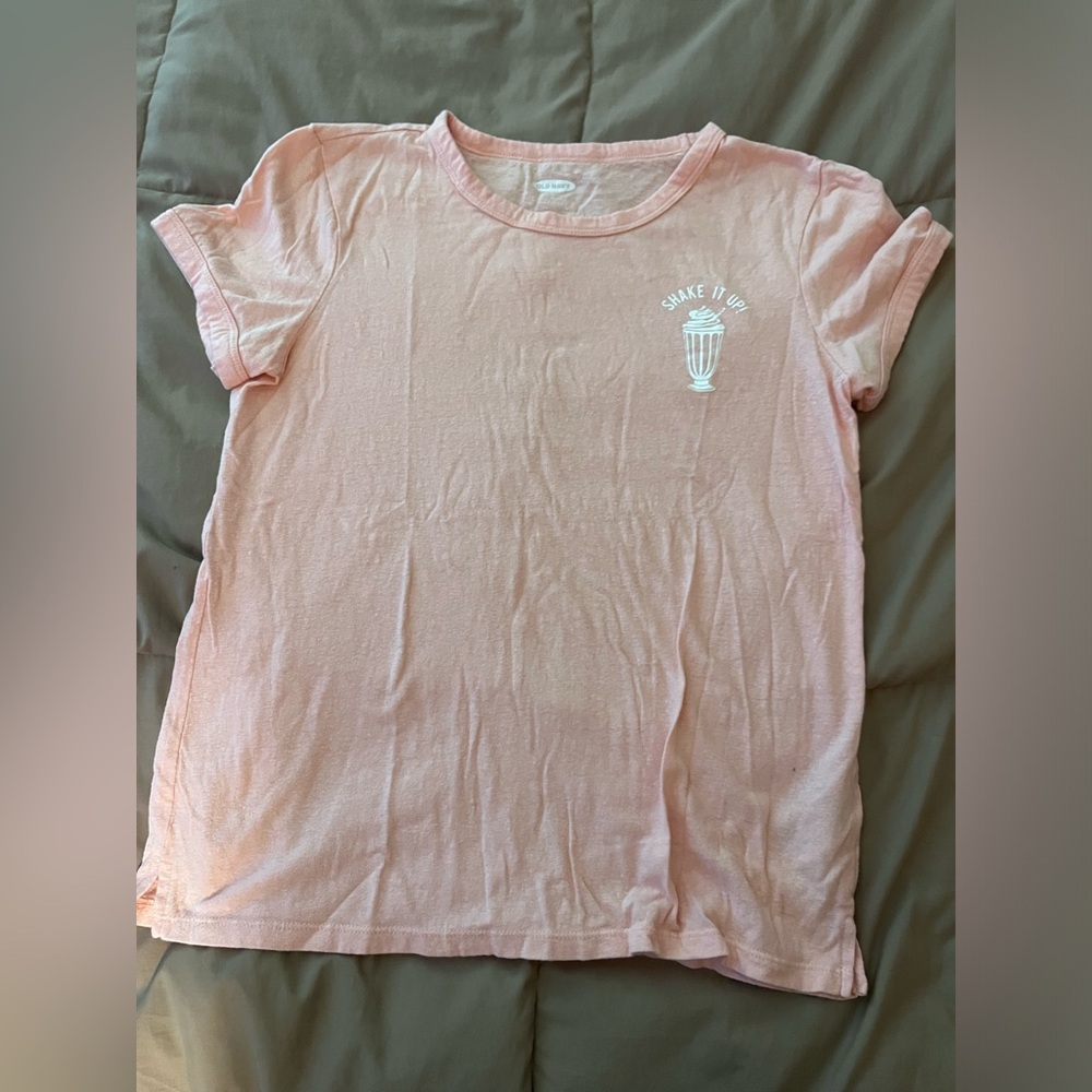 Woman’s slim fit pink shirt